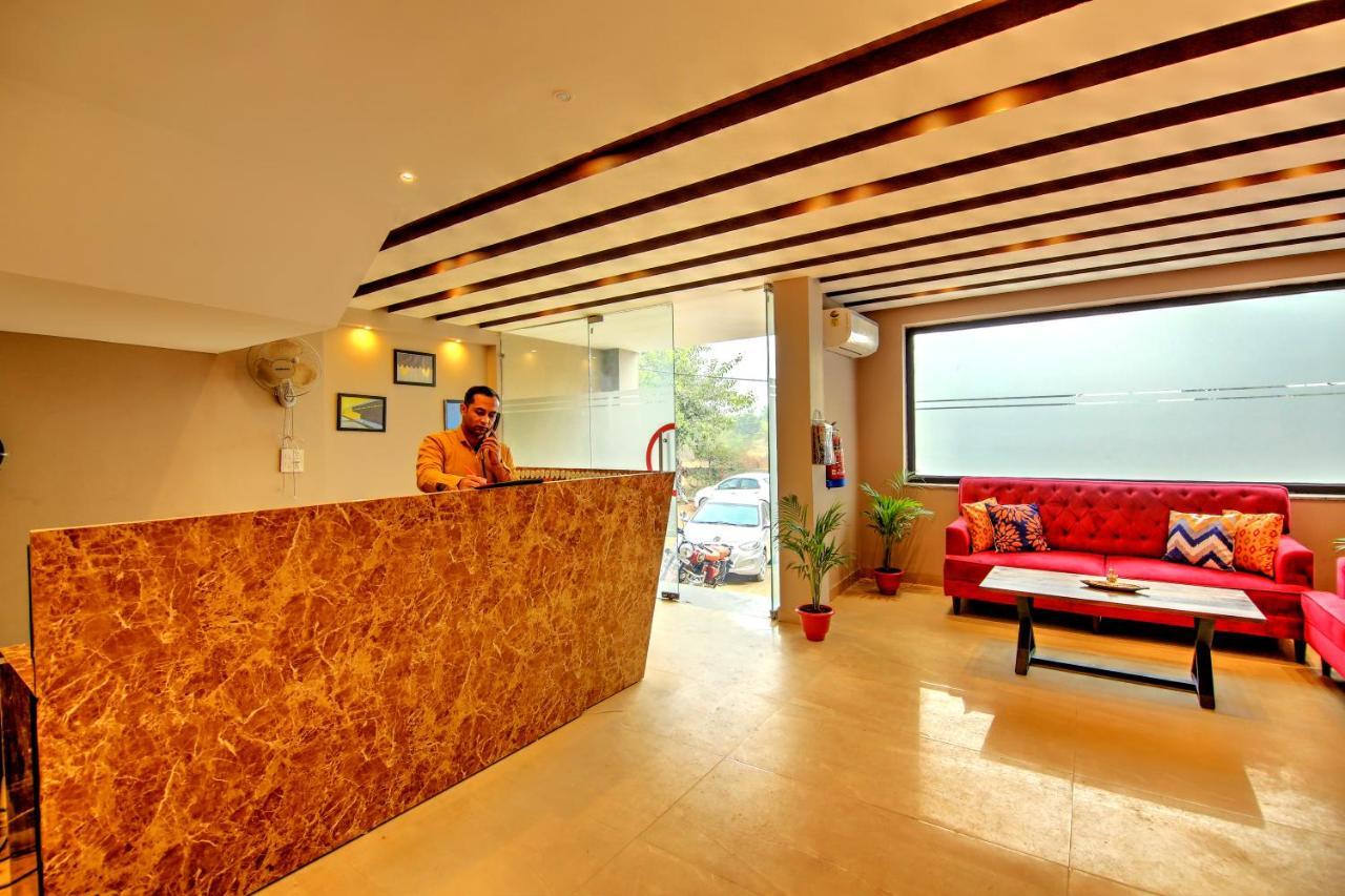 Artisan Rooms Нью-Дели Экстерьер фото