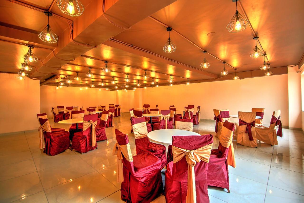 Artisan Rooms Нью-Дели Экстерьер фото