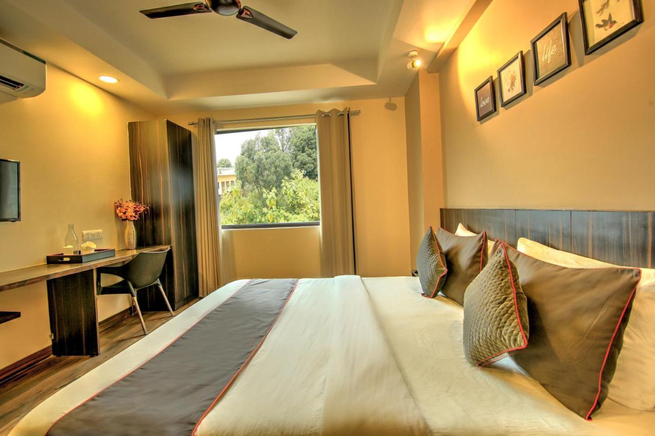 Artisan Rooms Нью-Дели Экстерьер фото