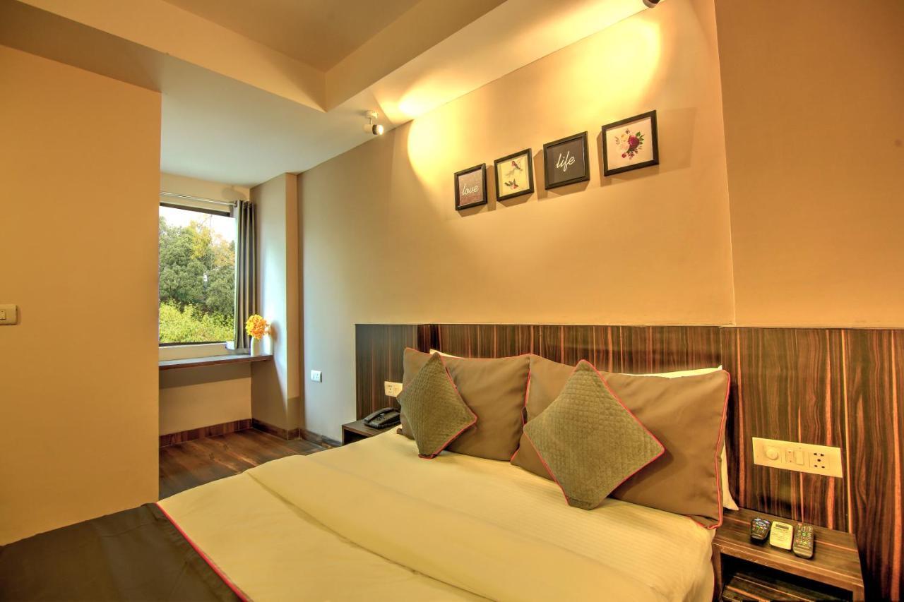 Artisan Rooms Нью-Дели Экстерьер фото