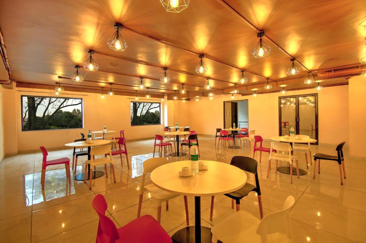 Artisan Rooms Нью-Дели Экстерьер фото